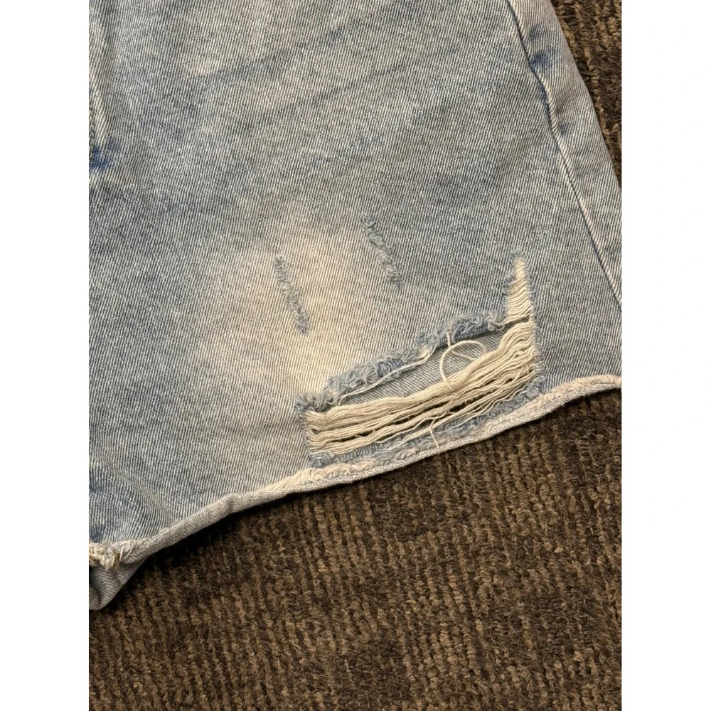 Chelsea Violet Distressed Denim Cut Off Shorts Blue‎ Light Wash Raw Hem Size 26